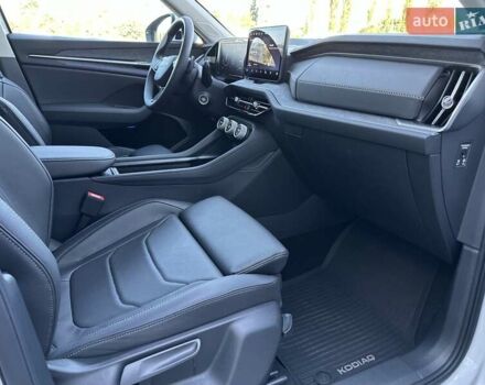 Белый Шкода Kodiaq, объемом двигателя 1.98 л и пробегом 5 тыс. км за 41312 $, фото 12 на Automoto.ua