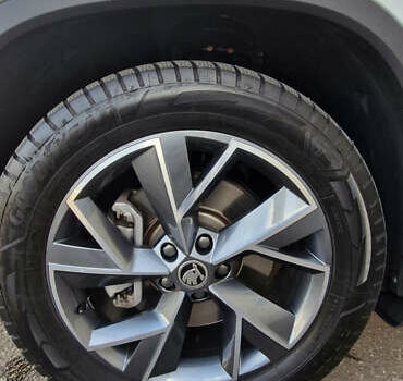 Білий Шкода Kodiaq, об'ємом двигуна 1.97 л та пробігом 31 тис. км за 46199 $, фото 2 на Automoto.ua