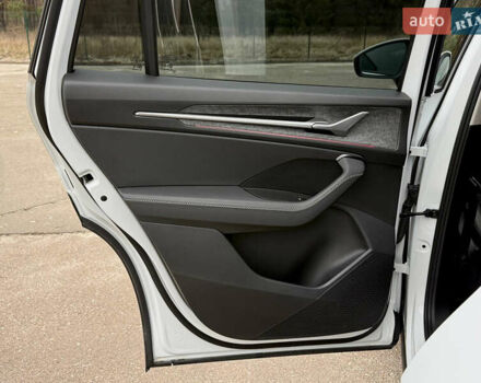 Белый Шкода Kodiaq, объемом двигателя 1.97 л и пробегом 22 тыс. км за 44500 $, фото 57 на Automoto.ua