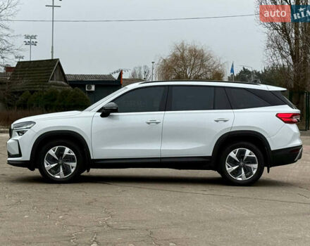 Белый Шкода Kodiaq, объемом двигателя 1.97 л и пробегом 22 тыс. км за 44500 $, фото 49 на Automoto.ua