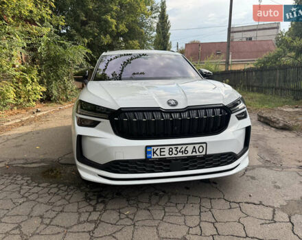 Шкода Kodiaq 2024 в Кривом Роге на Automoto.ua Белый Шкода Kodiaq, объемом двигателя 1.98 л и пробегом 18 тыс. км за 46500 $, фото 1 на Automoto.ua