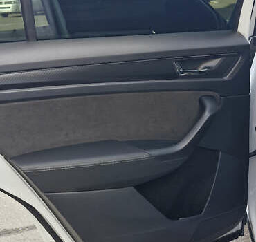 Білий Шкода Kodiaq, об'ємом двигуна 1.97 л та пробігом 31 тис. км за 46199 $, фото 12 на Automoto.ua