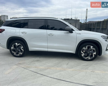 Білий Шкода Kodiaq, об'ємом двигуна 1.97 л та пробігом 7 тис. км за 49999 $, фото 4 на Automoto.ua