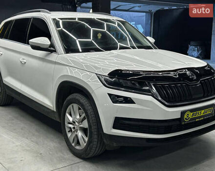 Белый Шкода Kodiaq, объемом двигателя 1.97 л и пробегом 213 тыс. км за 20500 $, фото 1 на Automoto.ua
