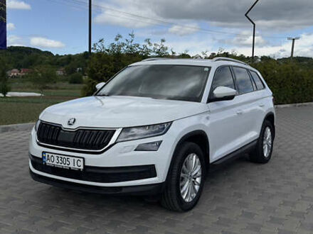 Белый Шкода Kodiaq, объемом двигателя 1.97 л и пробегом 205 тыс. км за 25999 $, фото 1 на Automoto.ua