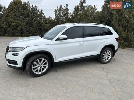 Шкода Kodiaq 2017 у Одесі на Automoto.ua Білий Шкода Kodiaq, об'ємом двигуна 1.97 л та пробігом 136 тис. км за 31000 $, фото 1 на Automoto.ua