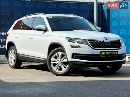 Шкода Kodiaq 2017 в Киеве на Automoto.ua Белый Шкода Kodiaq, объемом двигателя 1.98 л и пробегом 123 тыс. км за 25500 $, фото 1 на Automoto.ua
