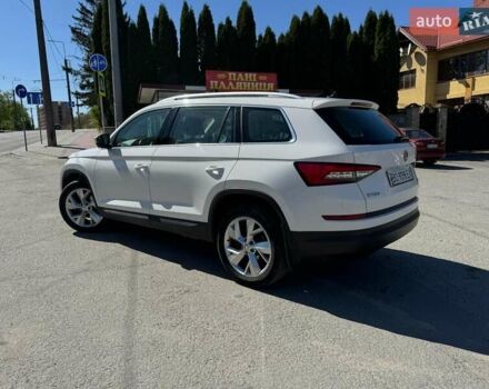 Белый Шкода Kodiaq, объемом двигателя 1.97 л и пробегом 65 тыс. км за 31000 $, фото 1 на Automoto.ua
