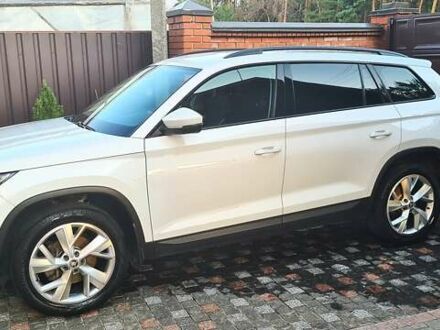 Белый Шкода Kodiaq, объемом двигателя 1.97 л и пробегом 125 тыс. км за 29000 $, фото 1 на Automoto.ua