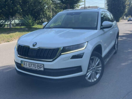 Шкода Kodiaq 2017 в Белой Церкве на Automoto.ua Белый Шкода Kodiaq, объемом двигателя 1.97 л и пробегом 140 тыс. км за 26300 $, фото 1 на Automoto.ua