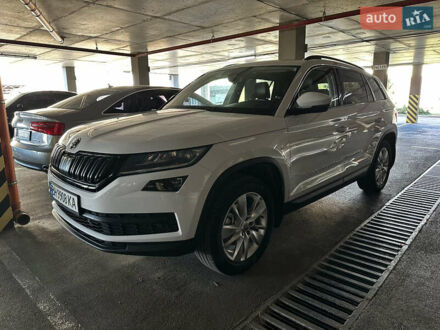 Шкода Kodiaq 2017 в Одессе на Automoto.ua Белый Шкода Kodiaq, объемом двигателя 2.03 л и пробегом 196 тыс. км за 27000 $, фото 1 на Automoto.ua