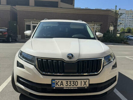 Шкода Kodiaq 2018 в Киеве на Automoto.ua Белый Шкода Kodiaq, объемом двигателя 1.97 л и пробегом 206 тыс. км за 18450 $, фото 1 на Automoto.ua