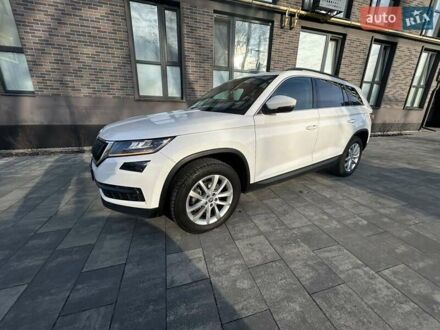 Шкода Kodiaq 2018 у Львові на Automoto.ua Білий Шкода Kodiaq, об'ємом двигуна 1.97 л та пробігом 279 тис. км за 22950 $, фото 1 на Automoto.ua