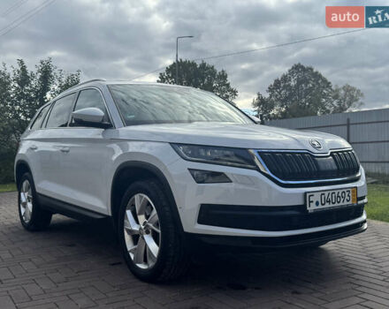 Белый Шкода Kodiaq, объемом двигателя 1.97 л и пробегом 169 тыс. км за 26999 $, фото 1 на Automoto.ua