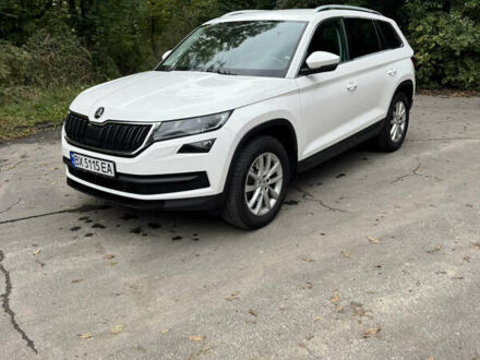 Шкода Kodiaq 2018 в Хмельницком на Automoto.ua Белый Шкода Kodiaq, объемом двигателя 1.97 л и пробегом 218 тыс. км за 27300 $, фото 1 на Automoto.ua