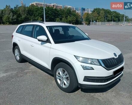 Белый Шкода Kodiaq, объемом двигателя 1.97 л и пробегом 292 тыс. км за 18500 $, фото 1 на Automoto.ua