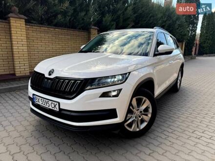 Шкода Kodiaq 2018 в Хмельницком на Automoto.ua Белый Шкода Kodiaq, объемом двигателя 1.97 л и пробегом 80 тыс. км за 29999 $, фото 1 на Automoto.ua