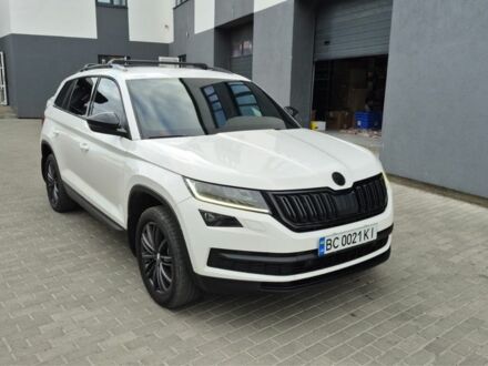 Белый Шкода Kodiaq, объемом двигателя 2 л и пробегом 254 тыс. км за 25000 $, фото 1 на Automoto.ua