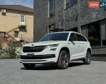 Белый Шкода Kodiaq, объемом двигателя 1.97 л и пробегом 185 тыс. км за 31500 $, фото 1 на Automoto.ua