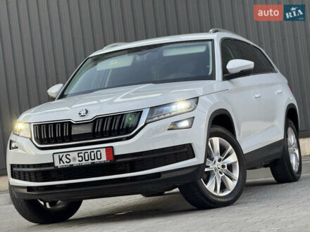 Шкода Kodiaq 2019 у Дубно на Automoto.ua Білий Шкода Kodiaq, об'ємом двигуна 1.97 л та пробігом 197 тис. км за 24800 $, фото 1 на Automoto.ua