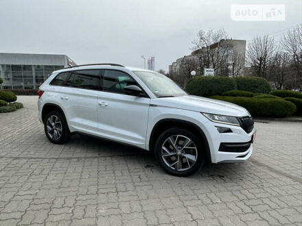 Белый Шкода Kodiaq, объемом двигателя 2 л и пробегом 190 тыс. км за 31500 $, фото 1 на Automoto.ua