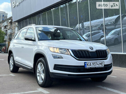 Белый Шкода Kodiaq, объемом двигателя 2 л и пробегом 104 тыс. км за 23700 $, фото 1 на Automoto.ua