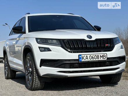 Белый Шкода Kodiaq, объемом двигателя 2 л и пробегом 212 тыс. км за 33500 $, фото 1 на Automoto.ua