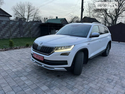 Белый Шкода Kodiaq, объемом двигателя 2 л и пробегом 227 тыс. км за 27500 $, фото 1 на Automoto.ua