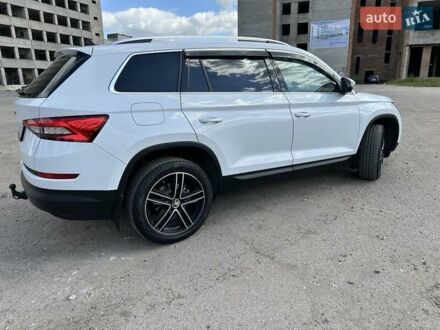 Белый Шкода Kodiaq, объемом двигателя 2 л и пробегом 199 тыс. км за 29900 $, фото 1 на Automoto.ua