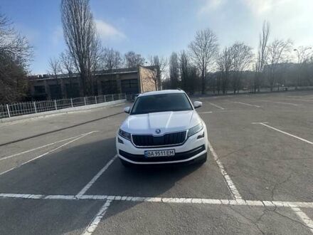 Шкода Kodiaq 2021 у Кропивницькому (Кіровограді) на Automoto.ua Білий Шкода Kodiaq, об'ємом двигуна 1.98 л та пробігом 160 тис. км за 27000 $, фото 1 на Automoto.ua