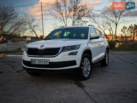 Шкода Kodiaq 2021 в Николаеве на Automoto.ua Белый Шкода Kodiaq, объемом двигателя 1.97 л и пробегом 174 тыс. км за 31600 $, фото 1 на Automoto.ua