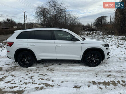 Шкода Kodiaq 2021 в Киеве на Automoto.ua Белый Шкода Kodiaq, объемом двигателя 2 л и пробегом 90 тыс. км за 33300 $, фото 1 на Automoto.ua
