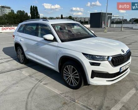 Белый Шкода Kodiaq, объемом двигателя 1.98 л и пробегом 77 тыс. км за 38900 $, фото 1 на Automoto.ua