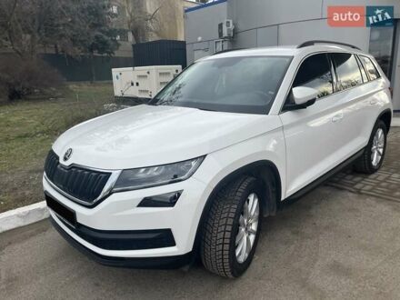 Шкода Kodiaq 2021 в Львове на Automoto.ua Белый Шкода Kodiaq, объемом двигателя 2 л и пробегом 31 тыс. км за 33000 $, фото 1 на Automoto.ua