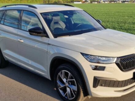 Шкода Kodiaq 2022 в Ивано-Франковске на Automoto.ua Белый Шкода Kodiaq, объемом двигателя 2 л и пробегом 22 тыс. км за 17400 $, фото 1 на Automoto.ua