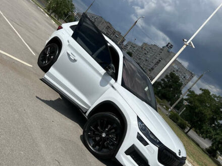 Белый Шкода Kodiaq, объемом двигателя 2 л и пробегом 65 тыс. км за 42000 $, фото 1 на Automoto.ua