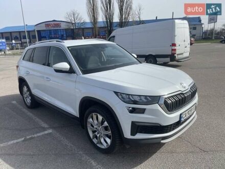 Шкода Kodiaq 2022 у Житомирі на Automoto.ua Білий Шкода Kodiaq, об'ємом двигуна 1.97 л та пробігом 105 тис. км за 32100 $, фото 1 на Automoto.ua