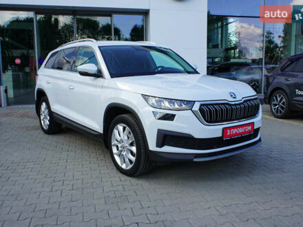 Шкода Kodiaq 2022 в Житомире на Automoto.ua Белый Шкода Kodiaq, объемом двигателя 1.97 л и пробегом 132 тыс. км за 30999 $, фото 1 на Automoto.ua