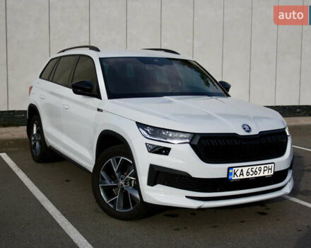 Белый Шкода Kodiaq, объемом двигателя 1.97 л и пробегом 22 тыс. км за 49500 $, фото 1 на Automoto.ua