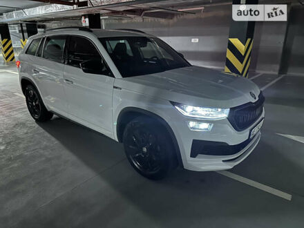 Шкода Kodiaq 2023 у Дніпро (Дніпропетровську) на Automoto.ua Білий Шкода Kodiaq, об'ємом двигуна 1.97 л та пробігом 70 тис. км за 38888 $, фото 1 на Automoto.ua