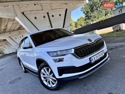 Шкода Kodiaq 2023 в Киеве на Automoto.ua Белый Шкода Kodiaq, объемом двигателя 1.97 л и пробегом 79 тыс. км за 38800 $, фото 1 на Automoto.ua