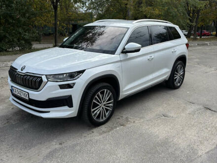 Шкода Kodiaq 2023 в Запорожье на Automoto.ua Белый Шкода Kodiaq, объемом двигателя 1.97 л и пробегом 47 тыс. км за 42900 $, фото 1 на Automoto.ua