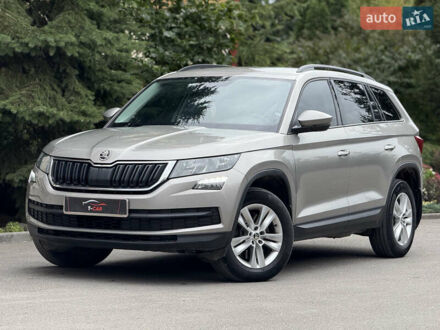 Шкода Kodiaq 2018 в Тернополе на Automoto.ua Бежевый Шкода Kodiaq, объемом двигателя 2 л и пробегом 159 тыс. км за 23000 $, фото 1 на Automoto.ua