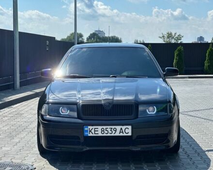 Черный Шкода Kodiaq, объемом двигателя 1.8 л и пробегом 312 тыс. км за 6600 $, фото 1 на Automoto.ua