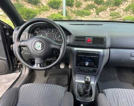 Черный Шкода Kodiaq, объемом двигателя 1.8 л и пробегом 312 тыс. км за 6600 $, фото 10 на Automoto.ua