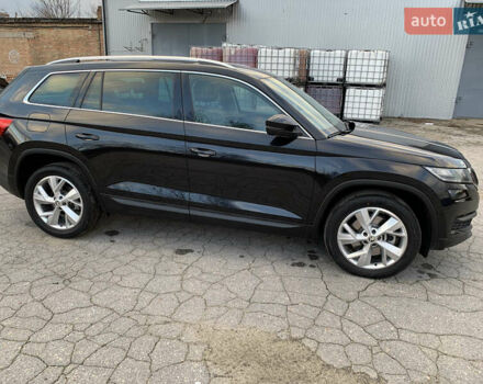 Черный Шкода Kodiaq, объемом двигателя 1.97 л и пробегом 129 тыс. км за 28500 $, фото 4 на Automoto.ua