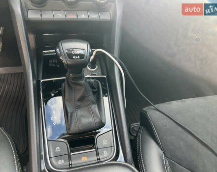 Черный Шкода Kodiaq, объемом двигателя 1.98 л и пробегом 204 тыс. км за 21888 $, фото 24 на Automoto.ua