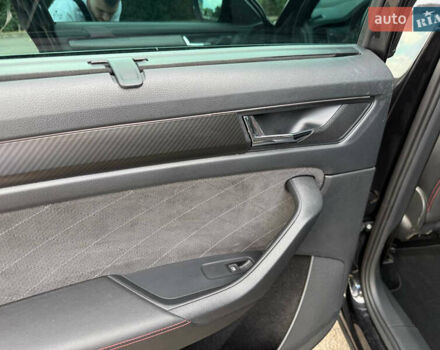 Черный Шкода Kodiaq, объемом двигателя 1.97 л и пробегом 55 тыс. км за 37800 $, фото 35 на Automoto.ua