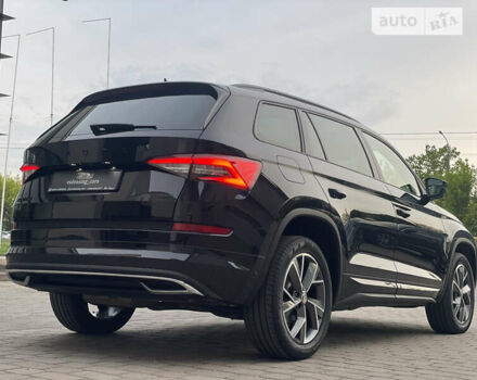 Черный Шкода Kodiaq, объемом двигателя 1.97 л и пробегом 217 тыс. км за 33999 $, фото 10 на Automoto.ua