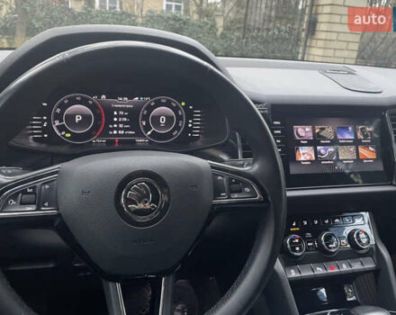 Черный Шкода Kodiaq, объемом двигателя 2 л и пробегом 213 тыс. км за 27000 $, фото 3 на Automoto.ua